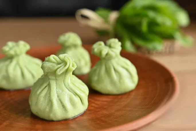 Chinkaliai su sūriu ir špinatais