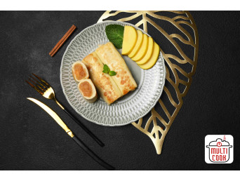 Lietiniai blynai su karamelizuotų obuolių