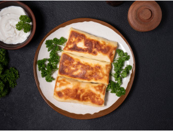 Lietiniai blynai su kumpio ir sūrio