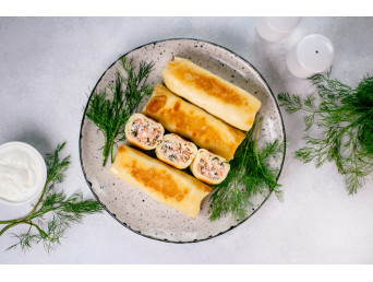 Lietiniai blynai su lašišos ir varškės