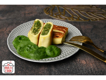 Lietiniai blynai su lašišos ir špinatų