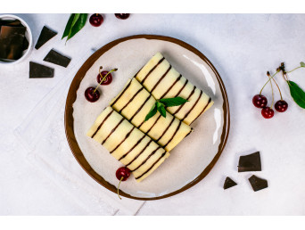 Lietiniai blynai su vyšniomis ir šokoladu