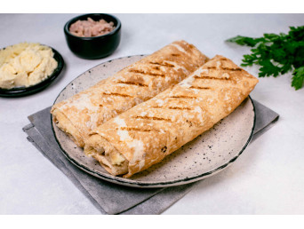 Lavašas su tunu ir sūriu